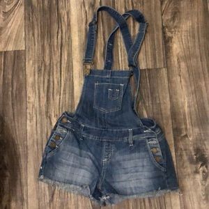 Overall shorts